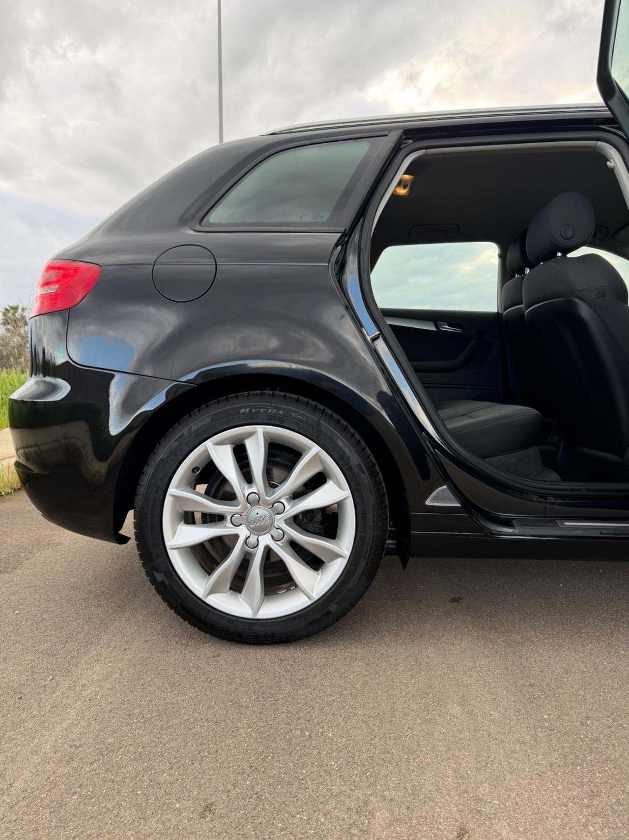 Audi A3 SPB 1.6 TDI 105 CV CR Attraction