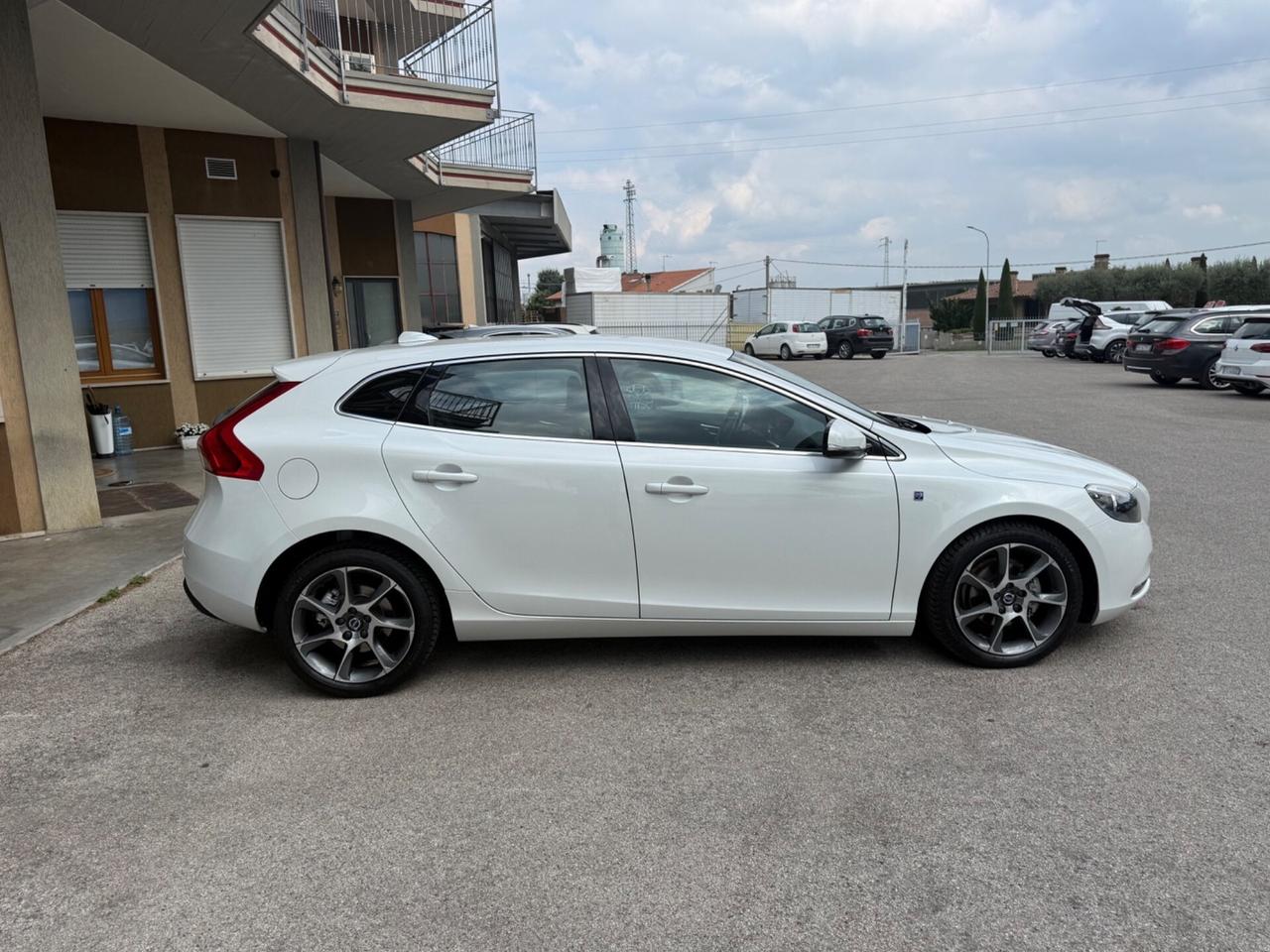 Volvo V40 D2 Ocean Race -1.6 Diesel