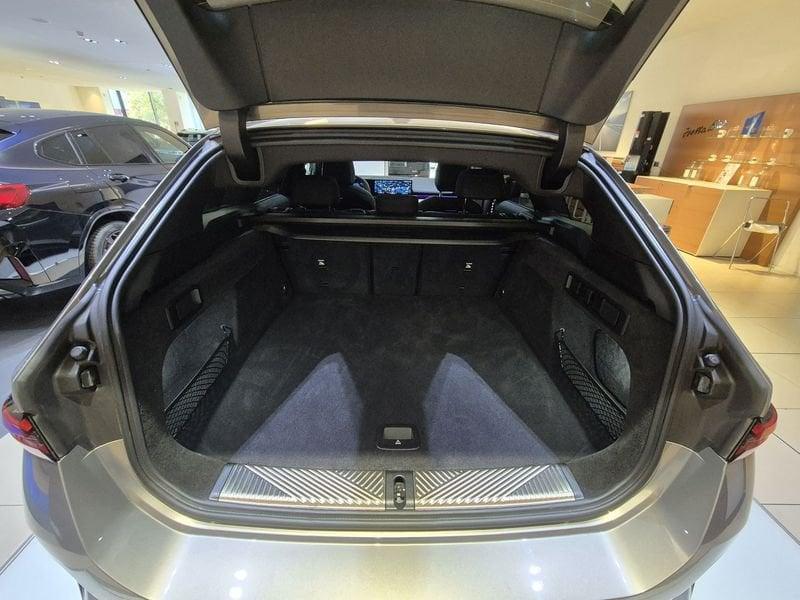 BMW Serie 5 Touring 520d Touring 48V xdrive MSport Pro auto