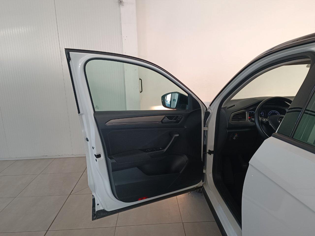 Volkswagen T-Roc 1.0 tsi 110cv