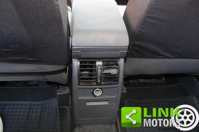 VOLKSWAGEN Touran 1.9 TDI 105CV DPF Highline 7 Posti per Neopatent..