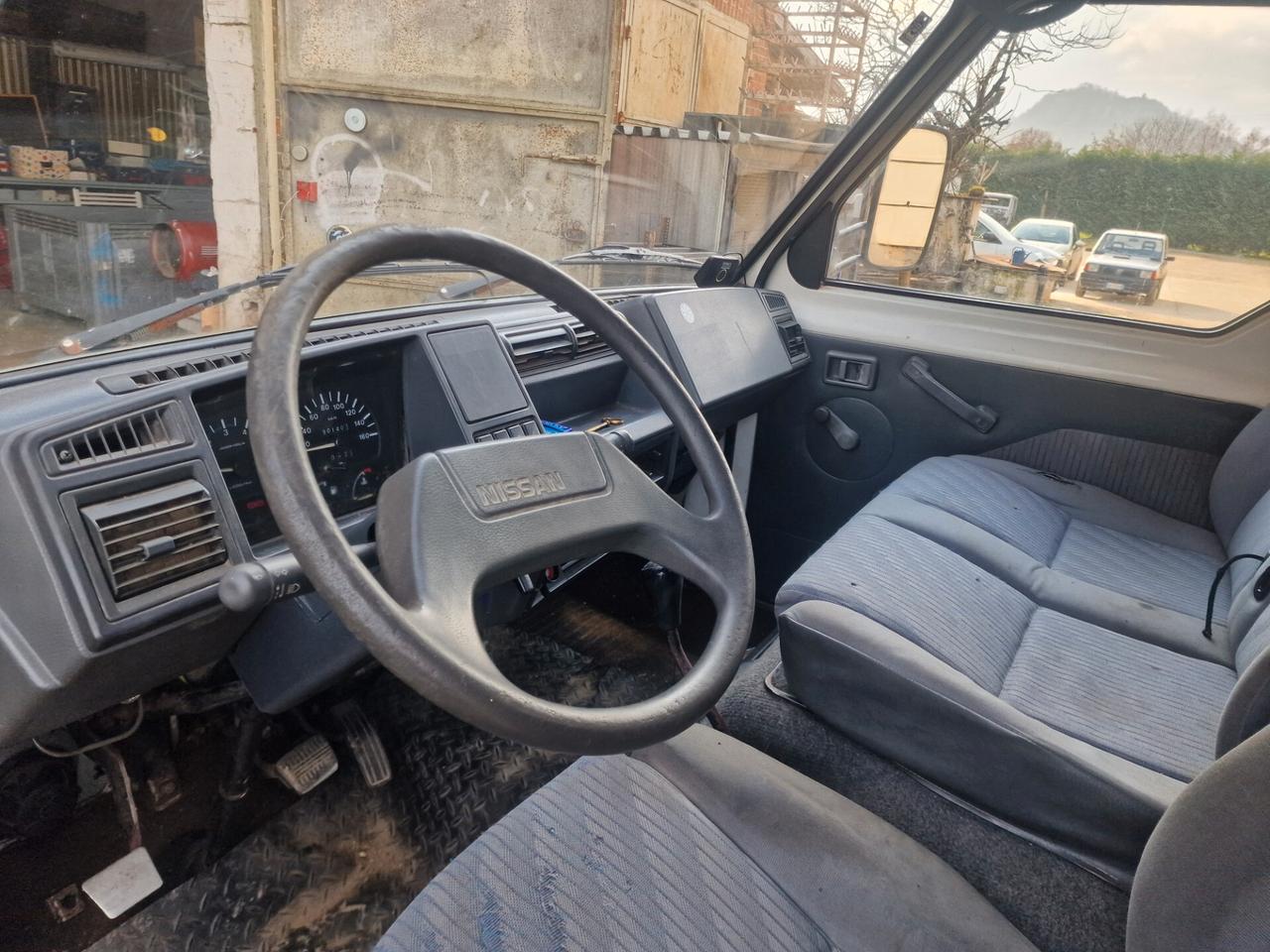 Nissan trade 3.0 td ribaltabile trilaterale