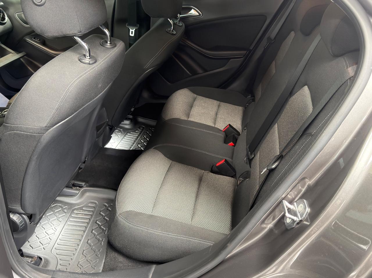 Mercedes-benz GLA 200 d Automatic Business