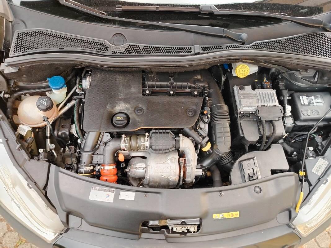 Peugeot 208 1.6 bluehdi GT Line s&s 120cv 5p