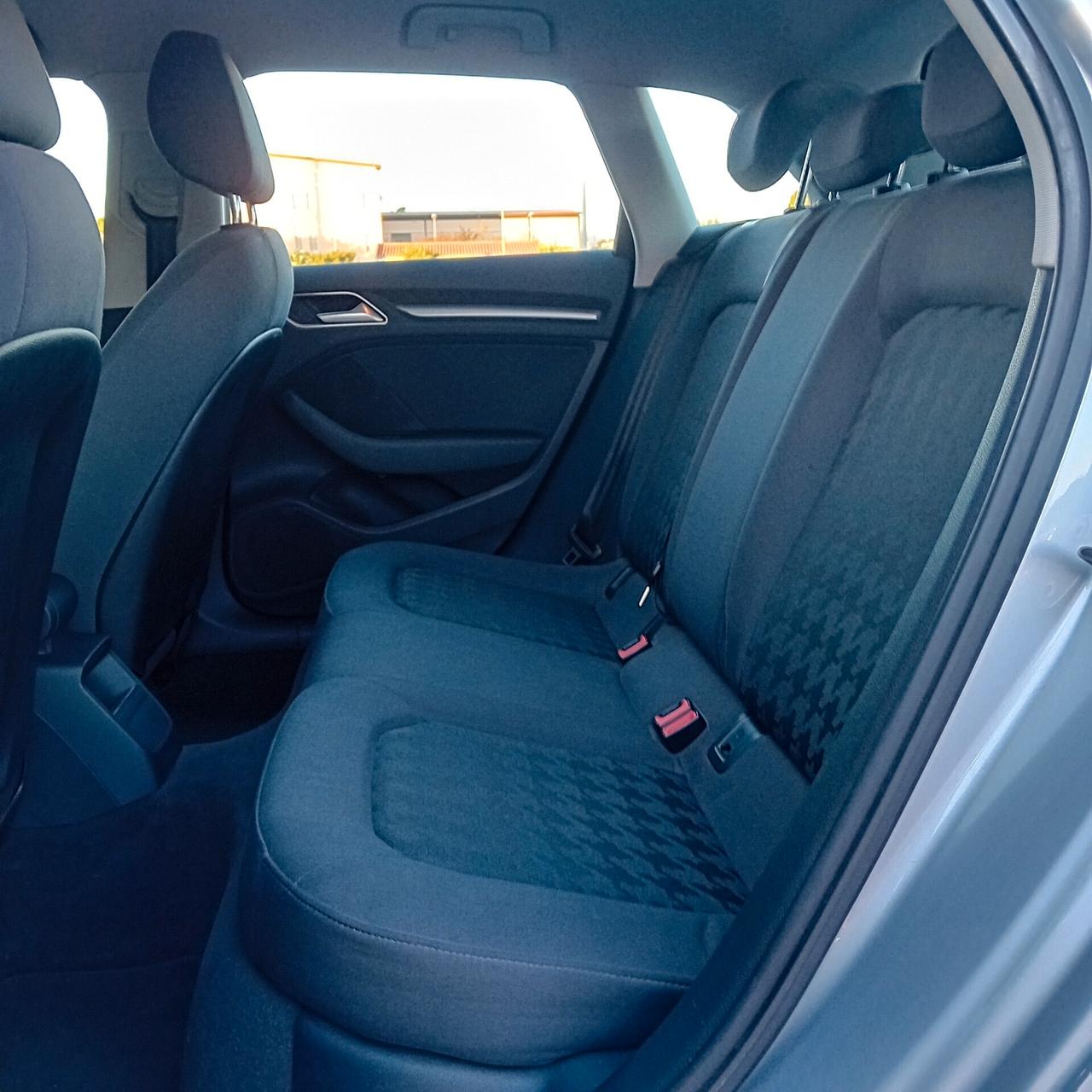 Audi A3 SPB 1.6 TDI 110 cv ULTRA Attraction - UNIPROPRIETARIO