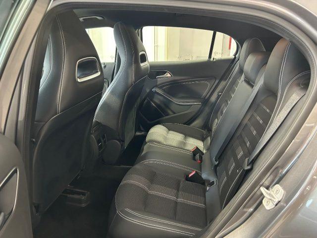 MERCEDES-BENZ GLA 200 Premium
