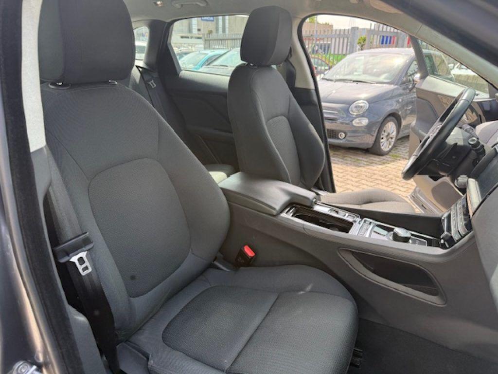 Jaguar F-Pace 2.0 D 180 CV aut. Portfolio