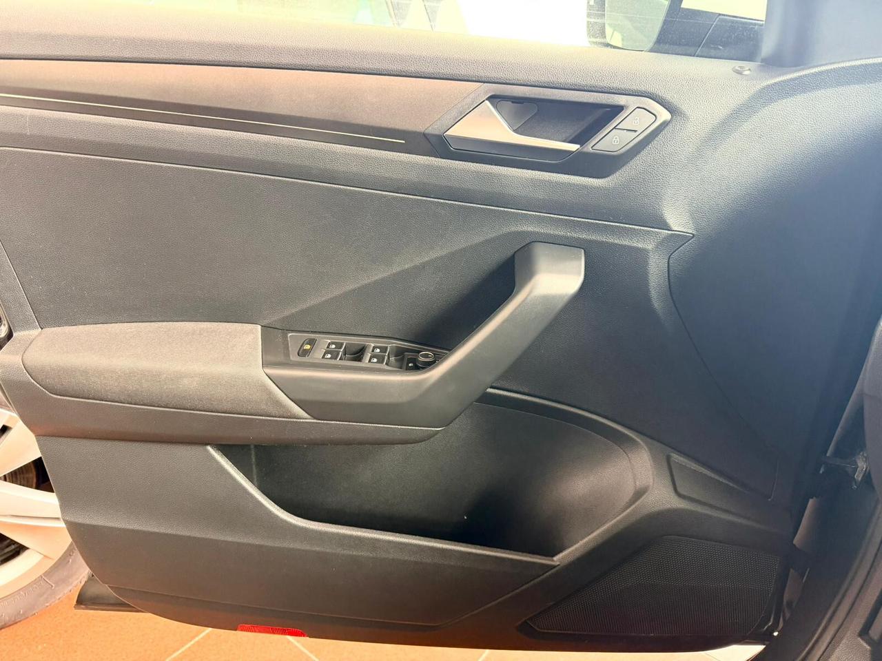 VOLKSWAGEN T-ROC 1.6 TDI SCR ADVANCED