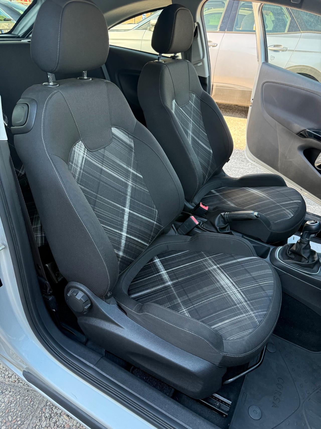 " UNA CHICCA " Opel Corsa 1.4 90CV GPL Tech