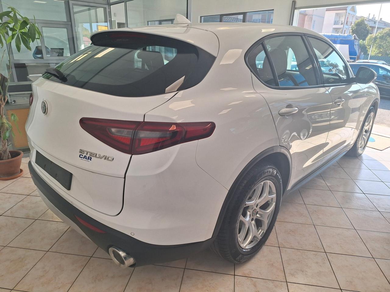 Alfa Romeo Stelvio 2.2 Turbodiesel 190 CV AT8 RWD Business