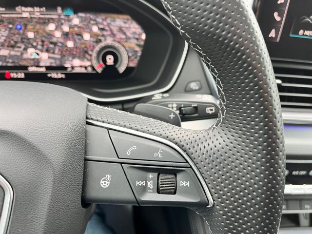 AUDI Q5 SPB 40 TDI quattro S tronic S- Line Identity Black
