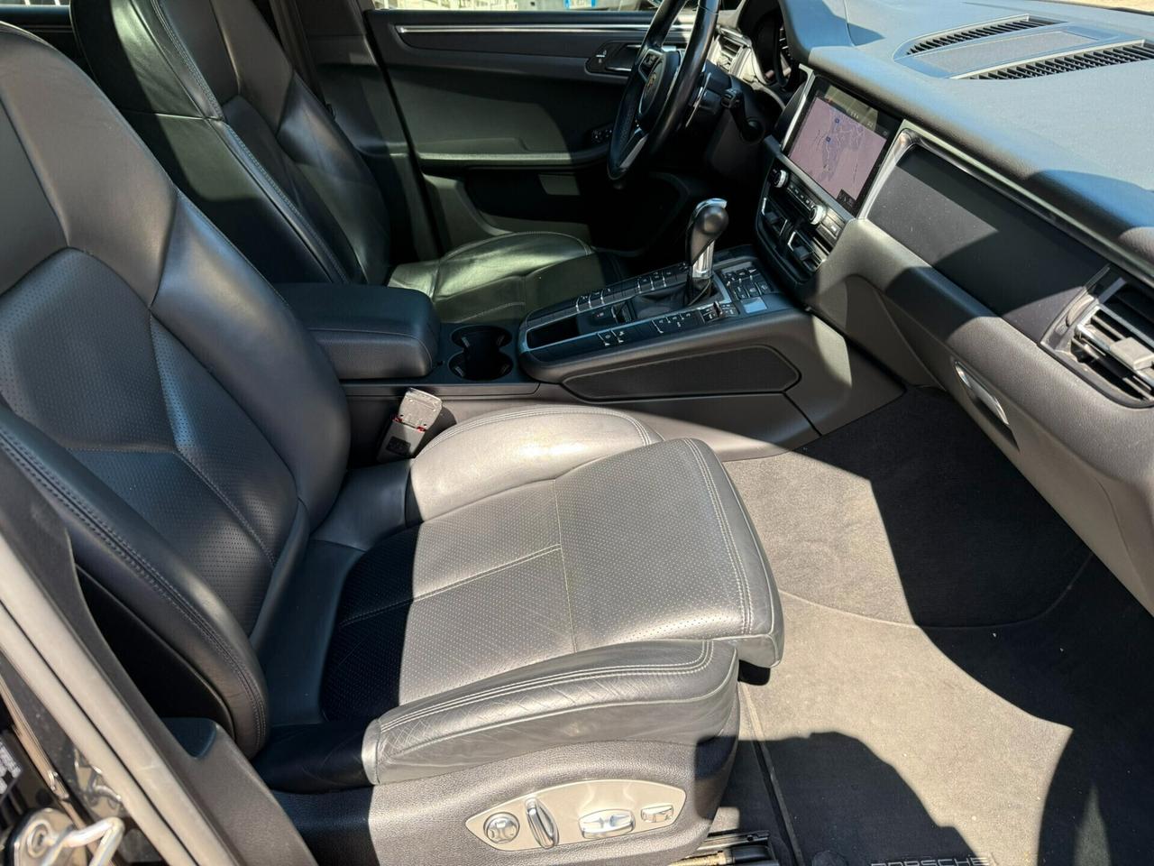 Porsche Macan 2.0 Benzina 245 cv Tetto