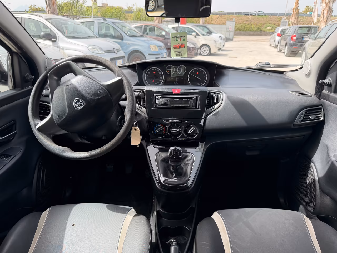 LANCIA YPSILON 2015 1.2 BENZINA 69 CV