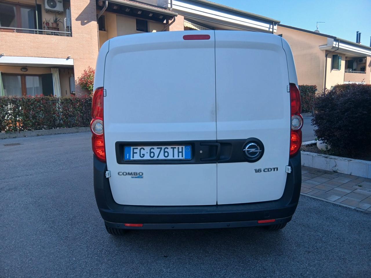 Opel Combo 1.6d pari al nuovo tuo ....IVA esposta tuo a €193 mese
