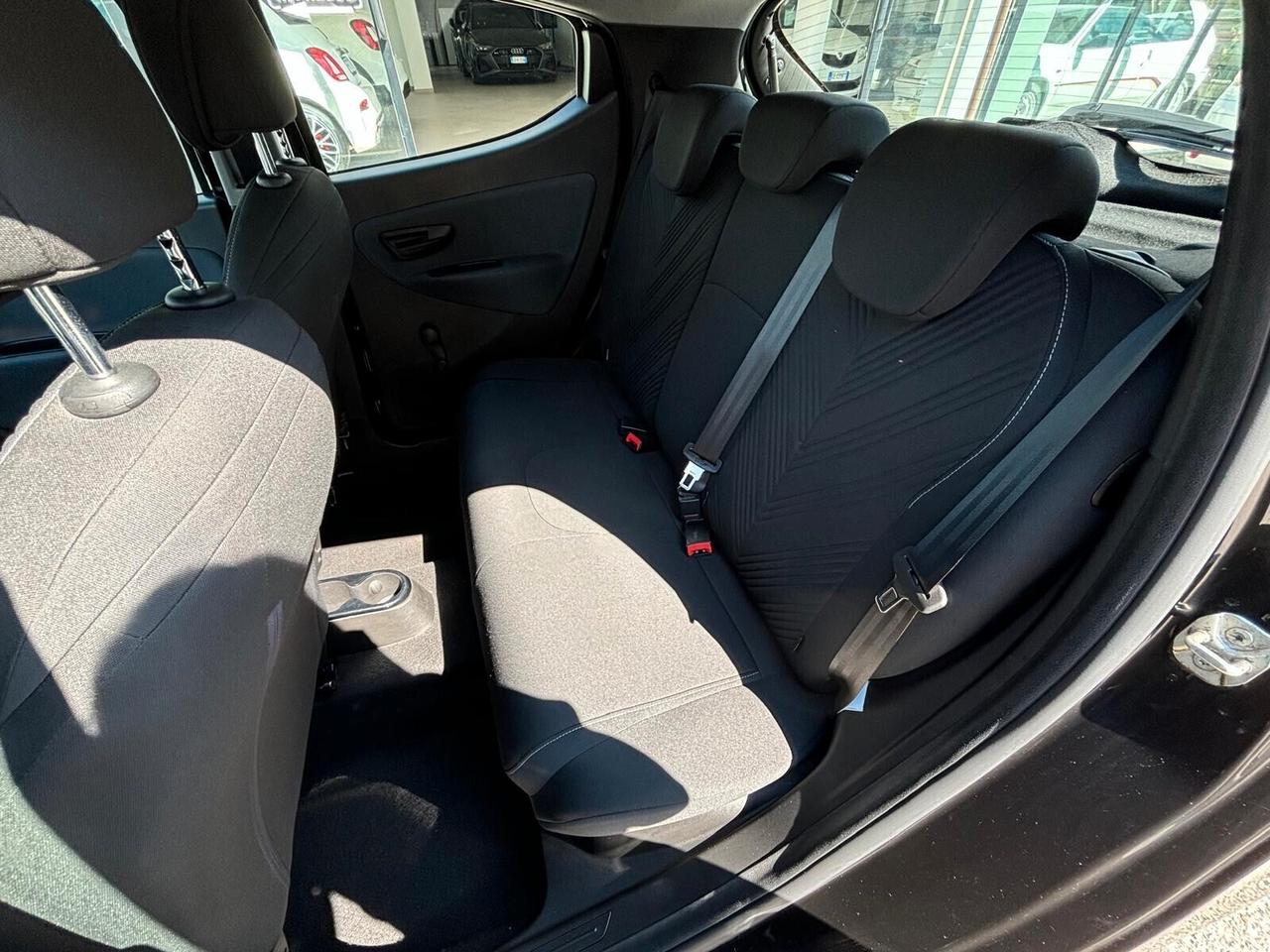 Lancia Ypsilon 1.0 FireFly 5 porte S&S Hybrid Gold