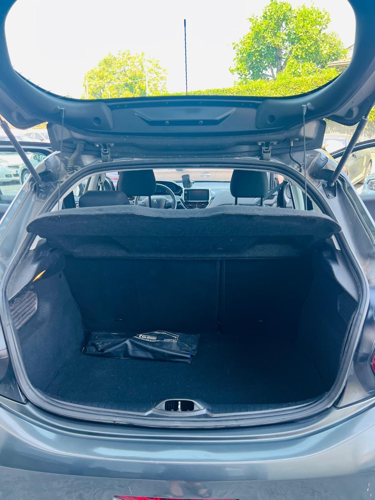 Peugeot 208 PureTech 82 5 porte Allure