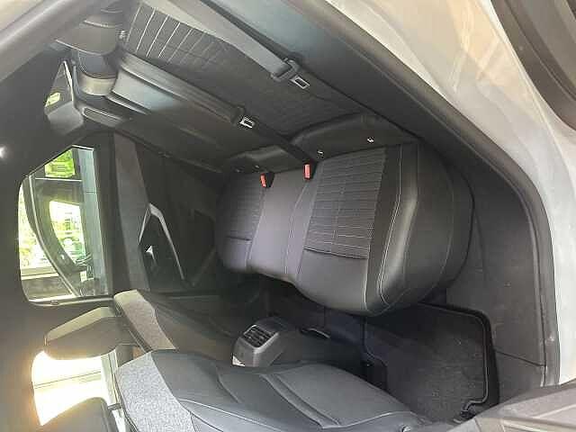 Peugeot e-3008 motore elettrico (73kWh) 210 CV Allure