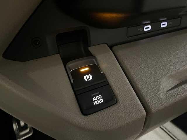 Volkswagen T7 Multivan 1.4TSI eHybrid 218CV Style (PHEV) - IVA ESPOSTA