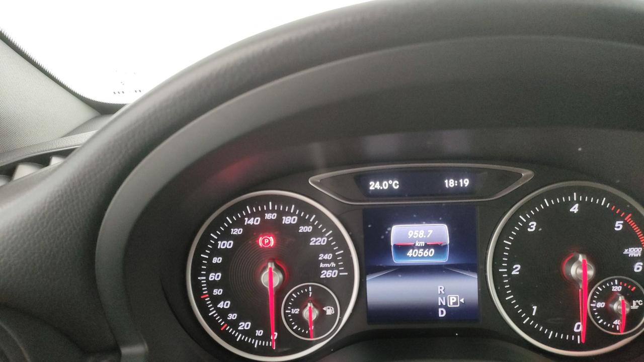 Mercedes-Benz GLA-X156 2017 - GLA 200 d Business auto