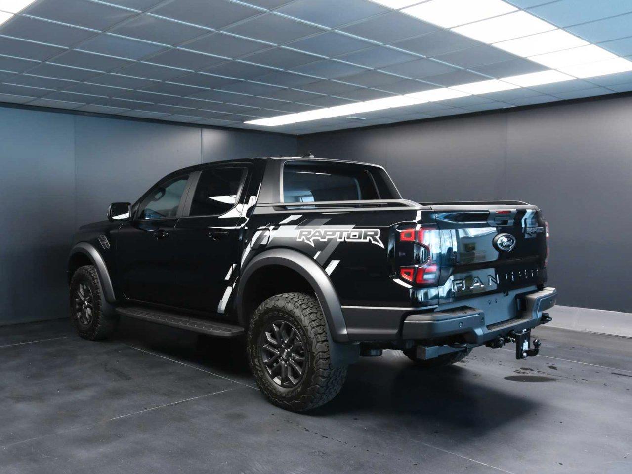 Ford Ranger Raptor 2.0 ecoblue 210cv auto pronto disponibile con due versione di colori