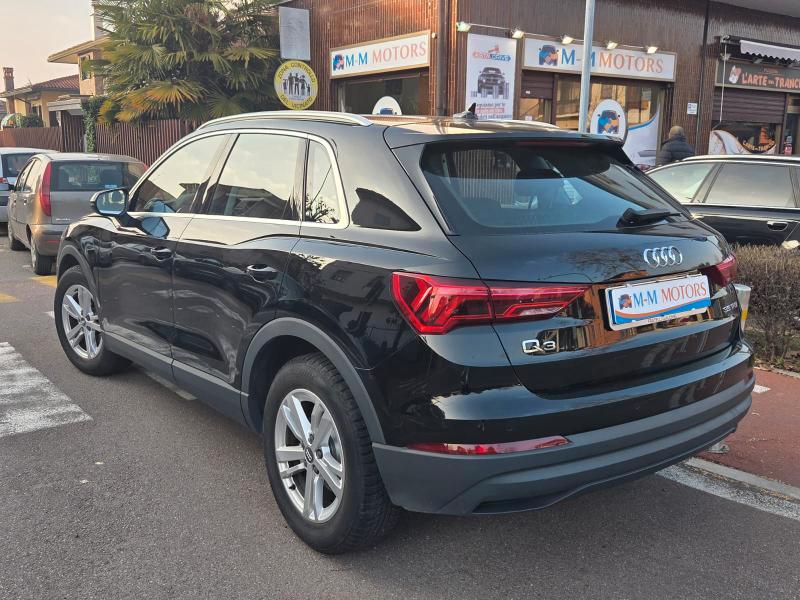 Audi Q3 35 1.5 tfsi Business s-tronic