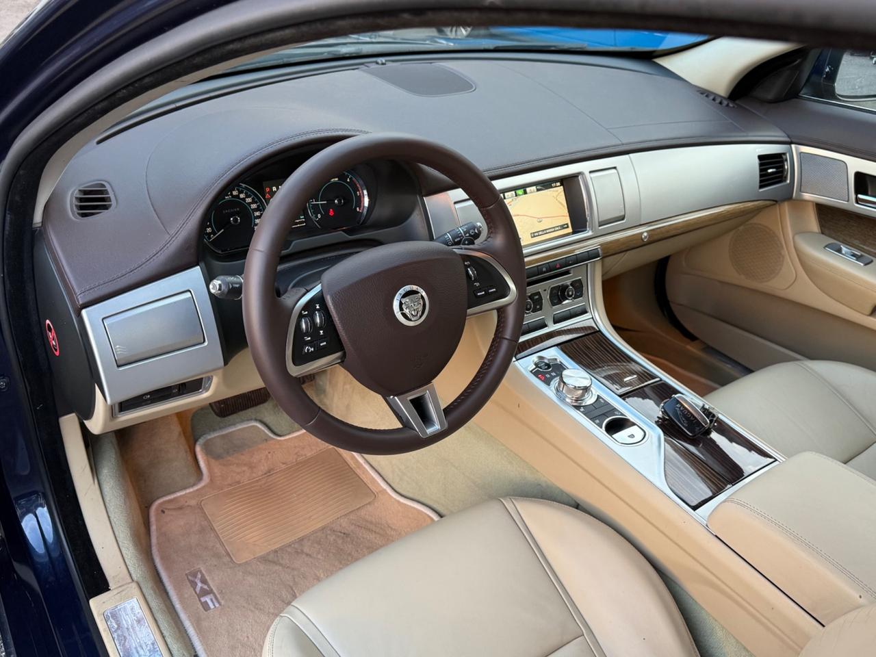 XF 3.0 D V6 Premium Luxury-unipro-rate-garanzia-