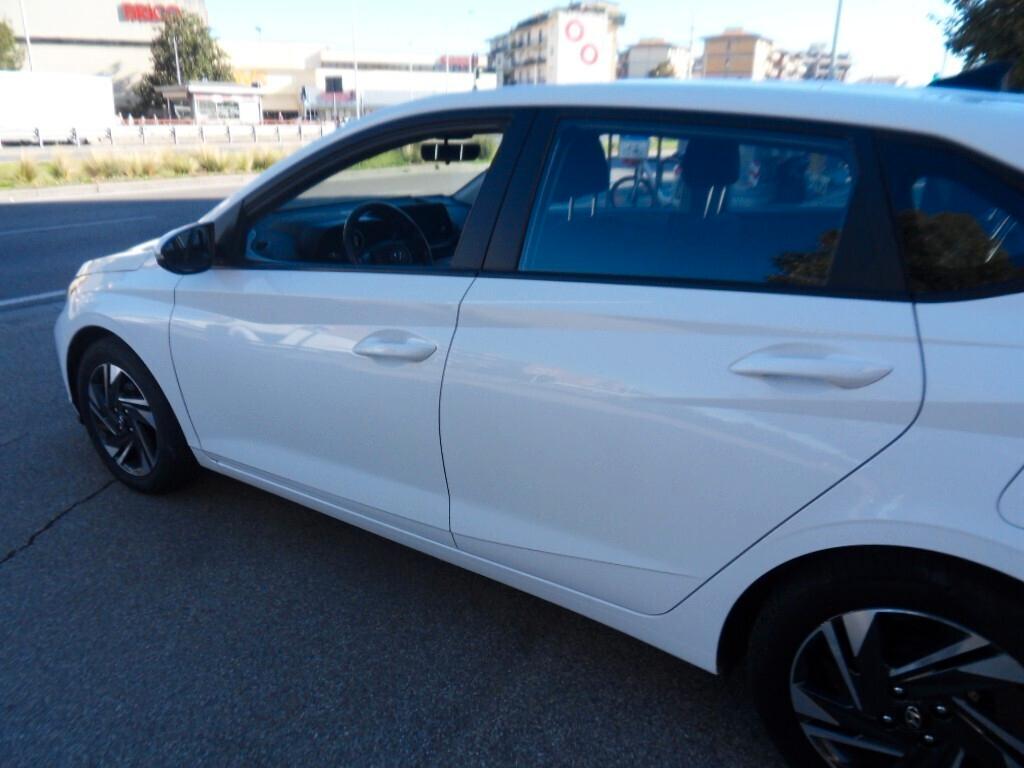 Hyundai i20 1.2 MPI MT Connectline