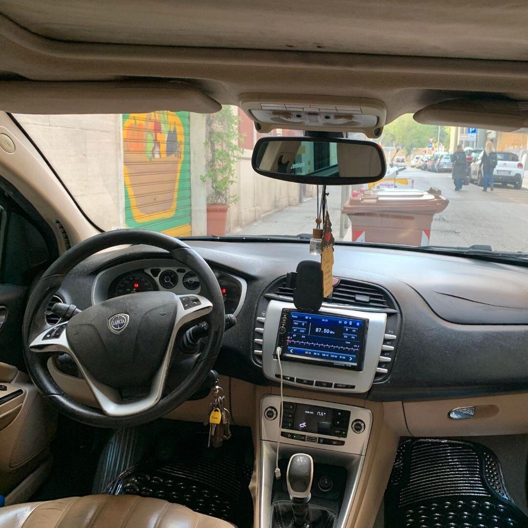 Lancia Delta 2.0 MJT DPF Platino **FULL**