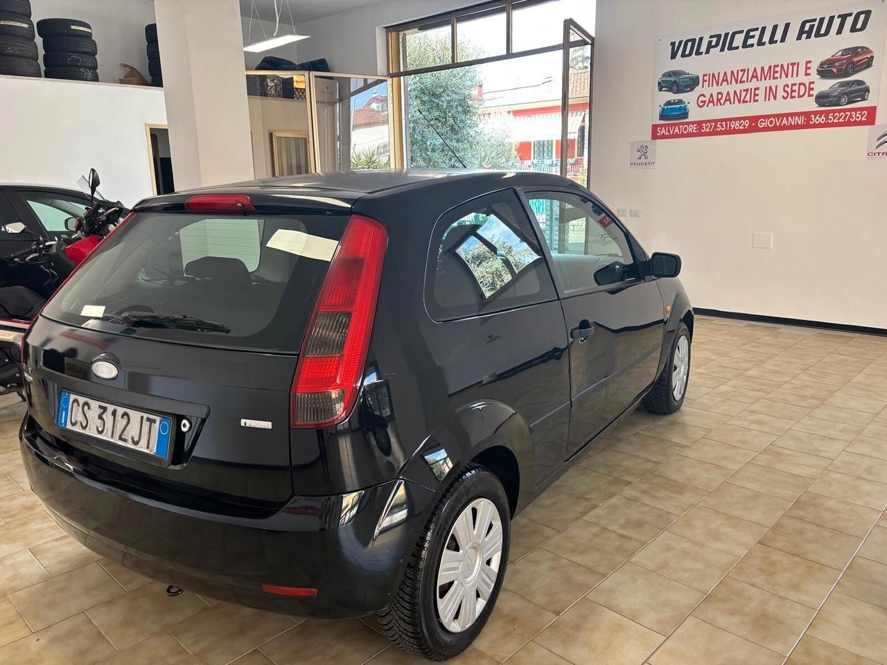 FORD FIESTA ANNO 2005 DS 1.4 ADATTA NEOPATENTATI KM 200 MILA