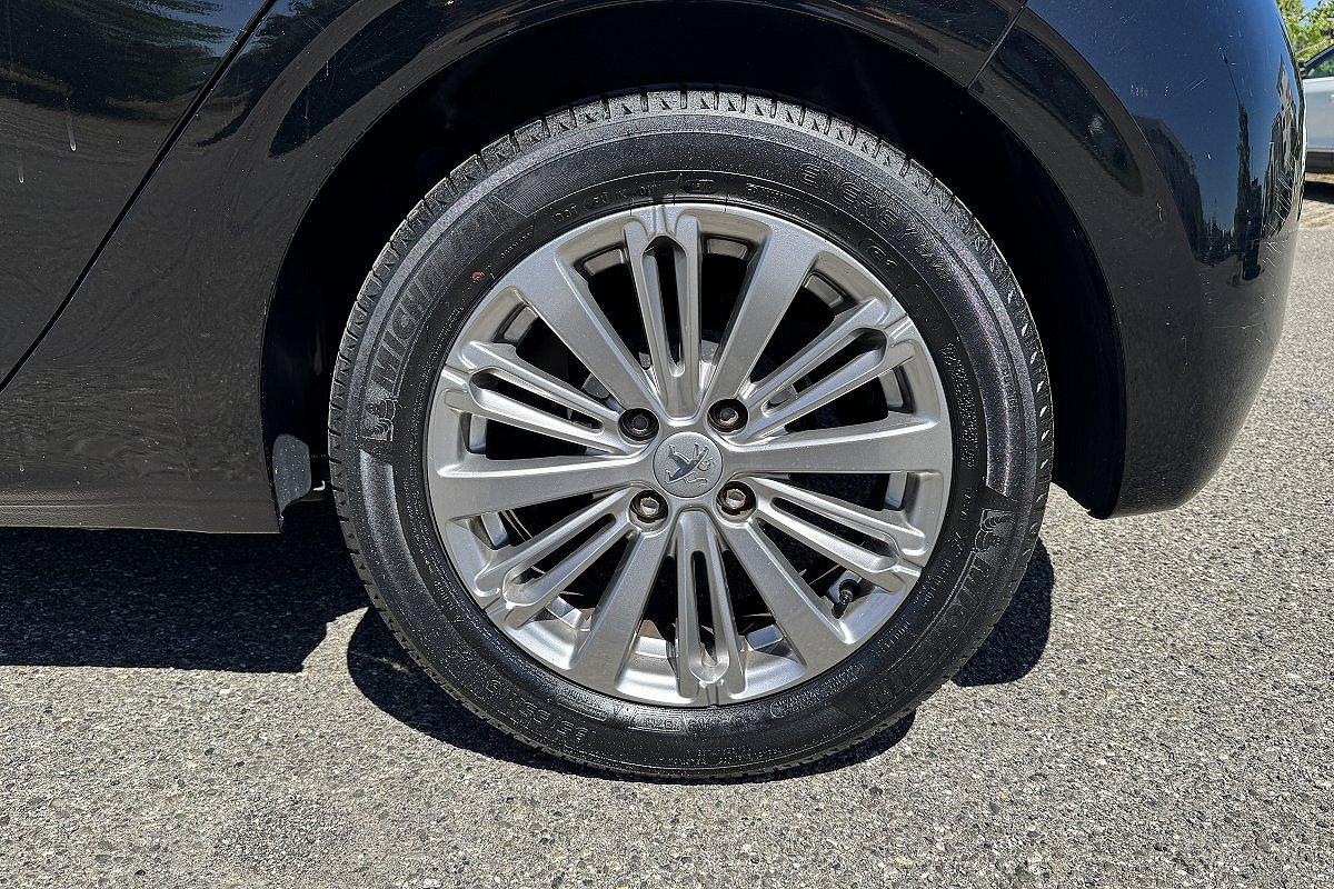 PEUGEOT 208 1° serie PureTech 82 5p. GPL Active