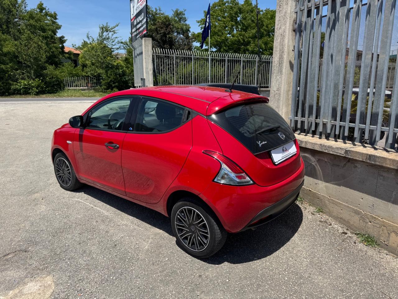 Lancia Ypsilon 1.2 69 CV 5 porte GPL Ecochic Elefantino Blu