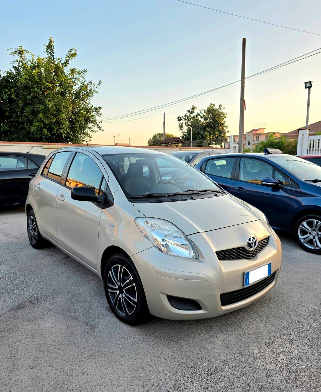 Toyota Yaris 1.0 5 porte Now