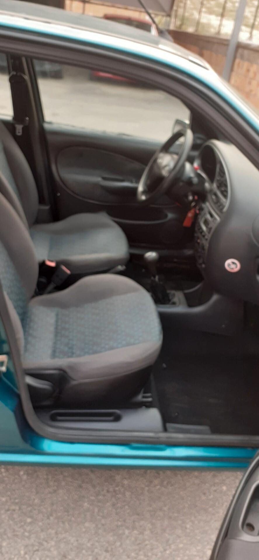 Ford Fiesta 1.2i 16V cat 5 porte Ghia