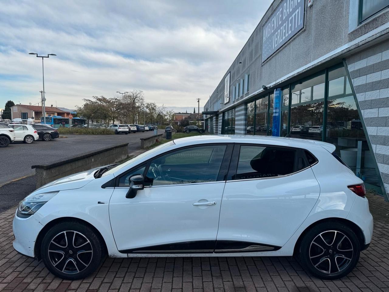 Renault Clio 1.2 75 CV 5 porte Duel