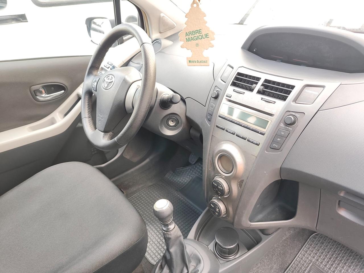Toyota Yaris 1.4 DIESEL D-4D 90cv Sol