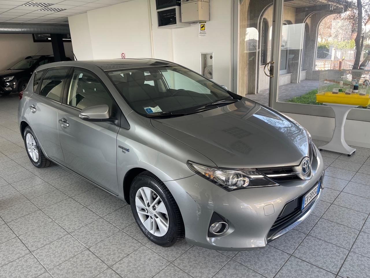 Toyota Auris 1.8 Hybrid Lounge