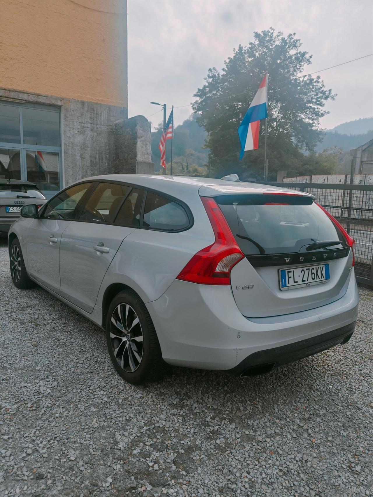 Volvo v60 17' autocarro iva esposta