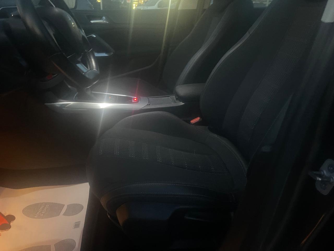 PEUGEOT 308 1.6 HDI 120CV BERLINA FULL LED MY18