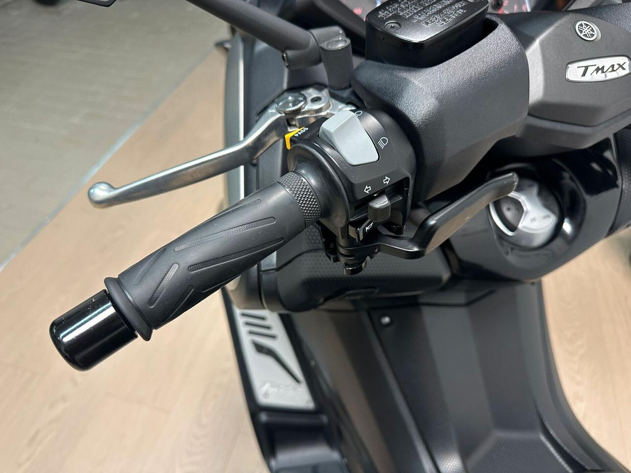 YAMAHA T-MAX T MAX 530 2016 DA 99€ AL MESE