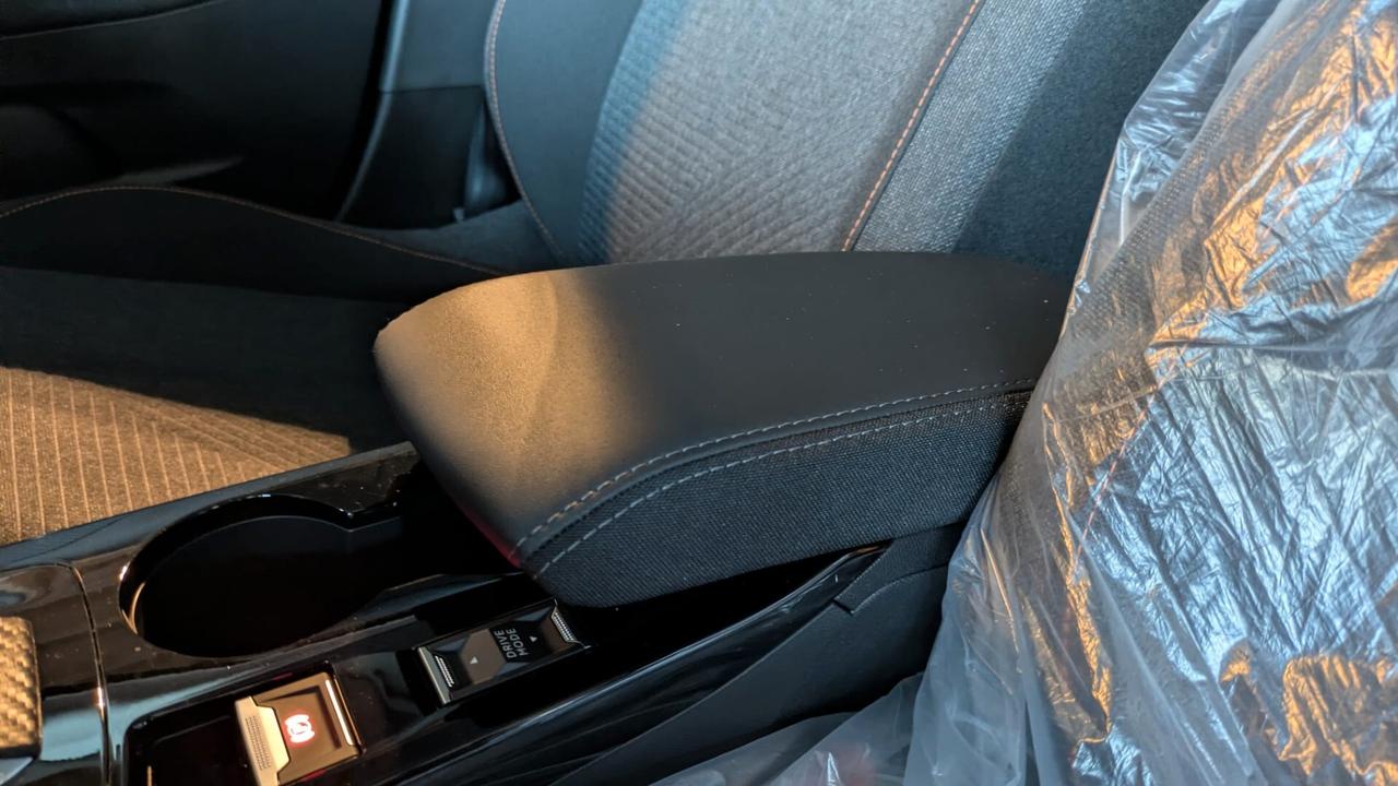 Peugeot 208 Hybrid 110 e-DCS6 BUSINESS