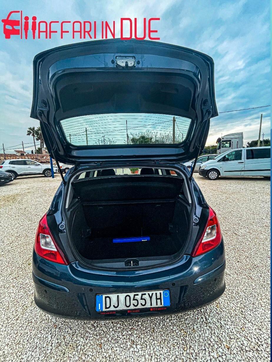 Opel Corsa 1.2 5 porte Cosmo