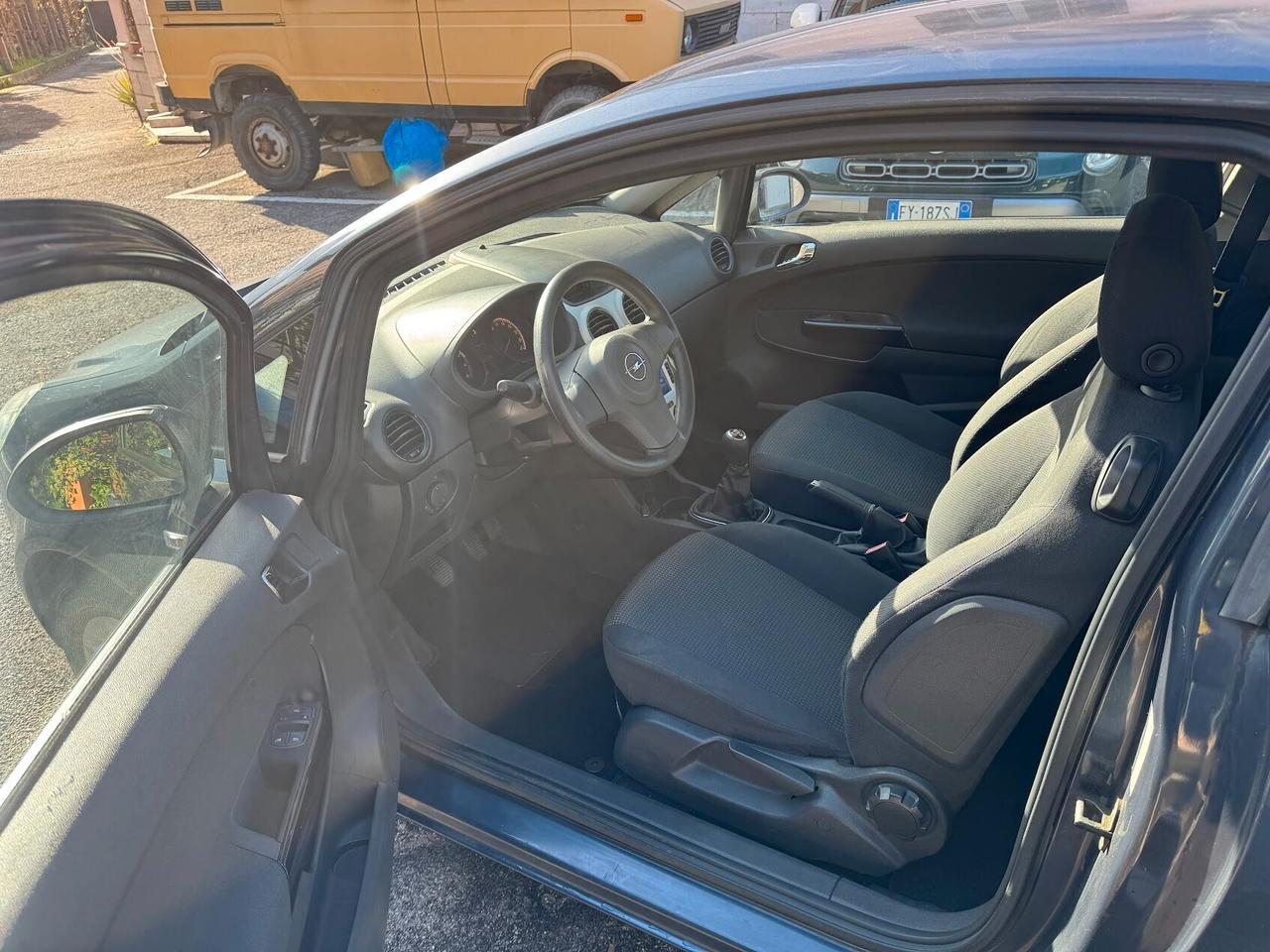 Opel Corsa 1.2 benzina 3 porte