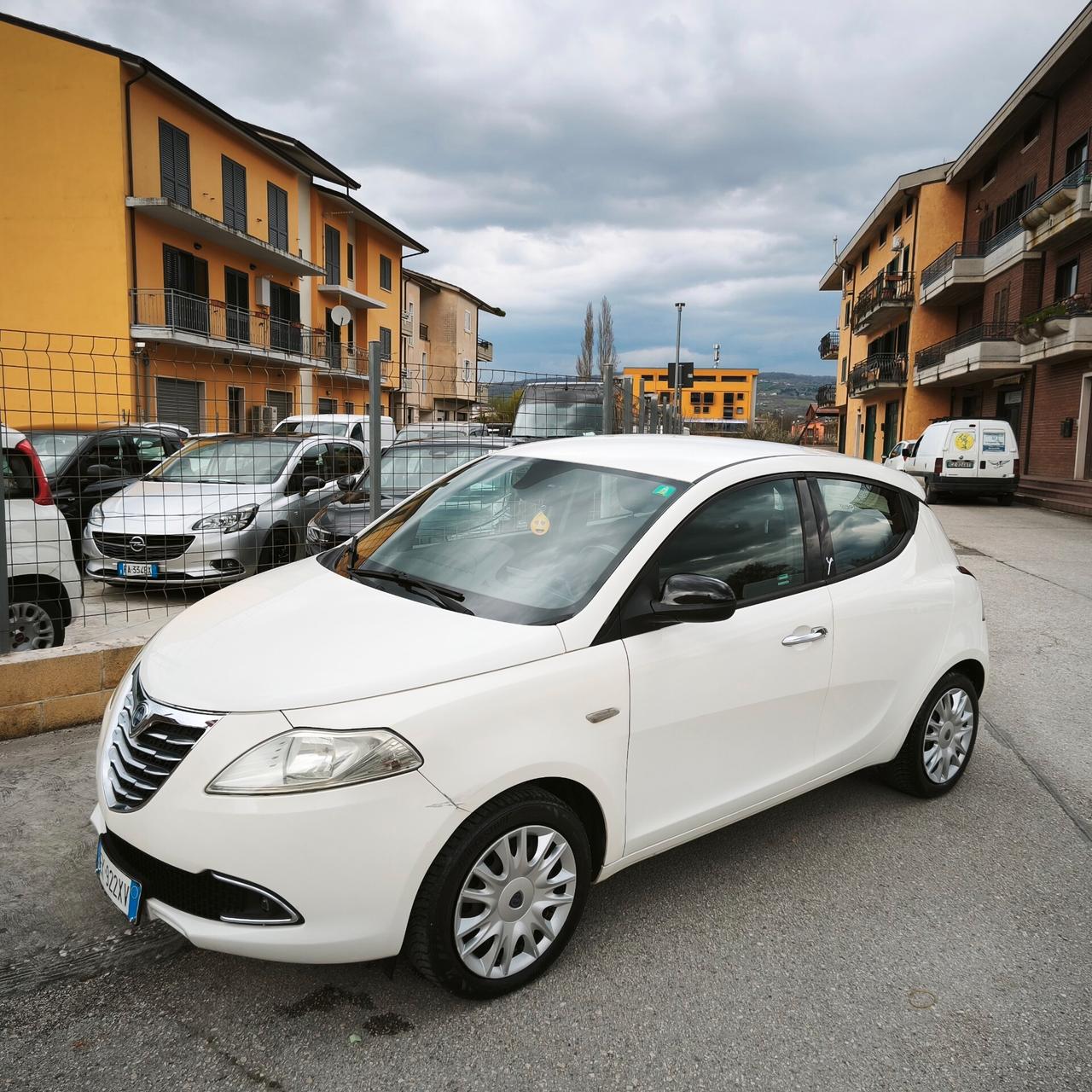 Lancia Ypsilon 1.3 MJT 16V 95 CV 5 porte S&S Gold