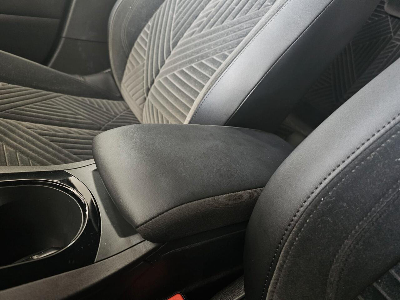 NUOVA LANCIA YPSILON IBRIDA LX 1.2 IBRIDO 81KW (110CV) CAMBIO AUTOMATICO