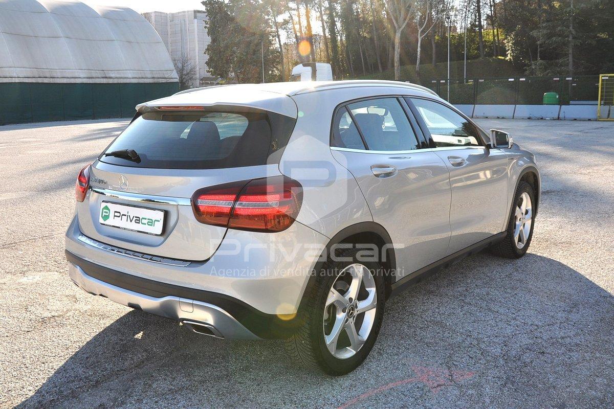 MERCEDES GLA 180 d Automatic Sport