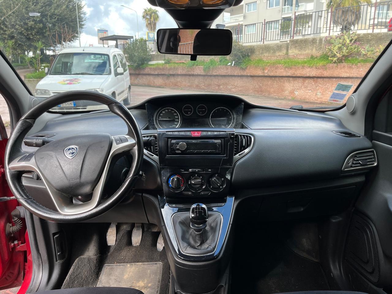 Lancia Ypsilon 1.2 - 2015