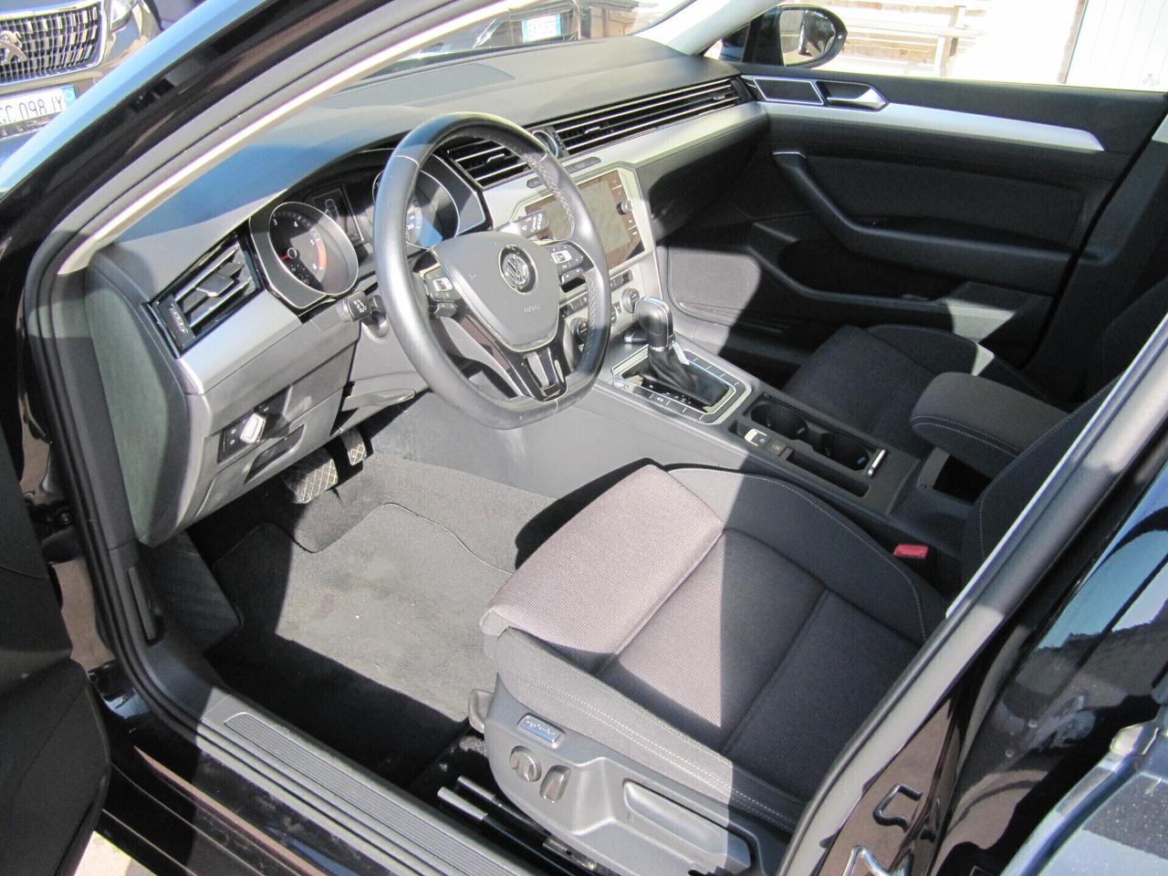 Volkswagen Passat Variant 1.6 TDI SCR DSG Business BMT - automatico