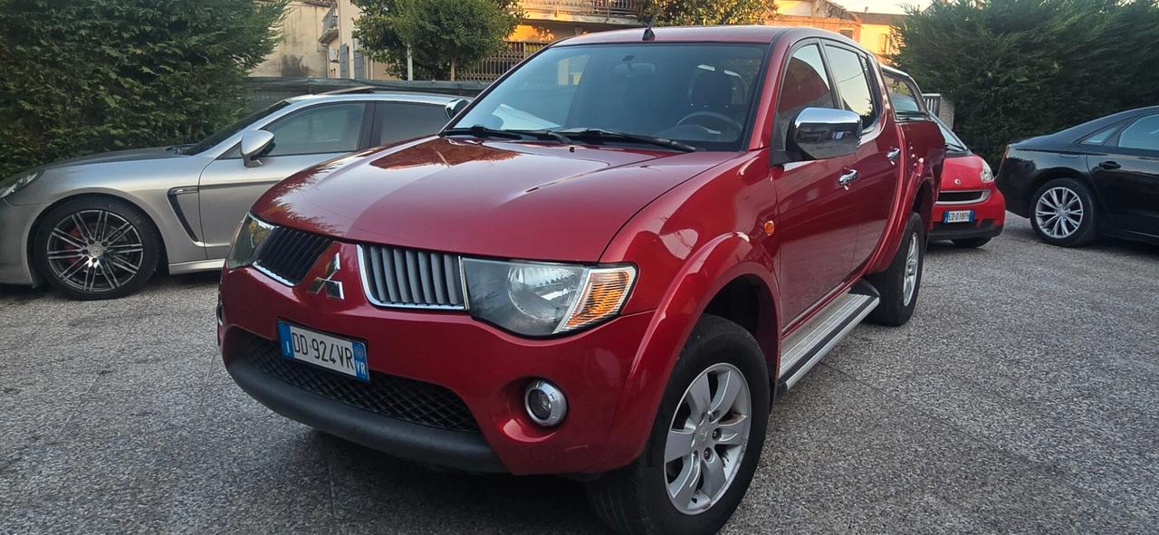 Mitsubishi L200 2.5 DI-D/136CV cambio automatico 4post