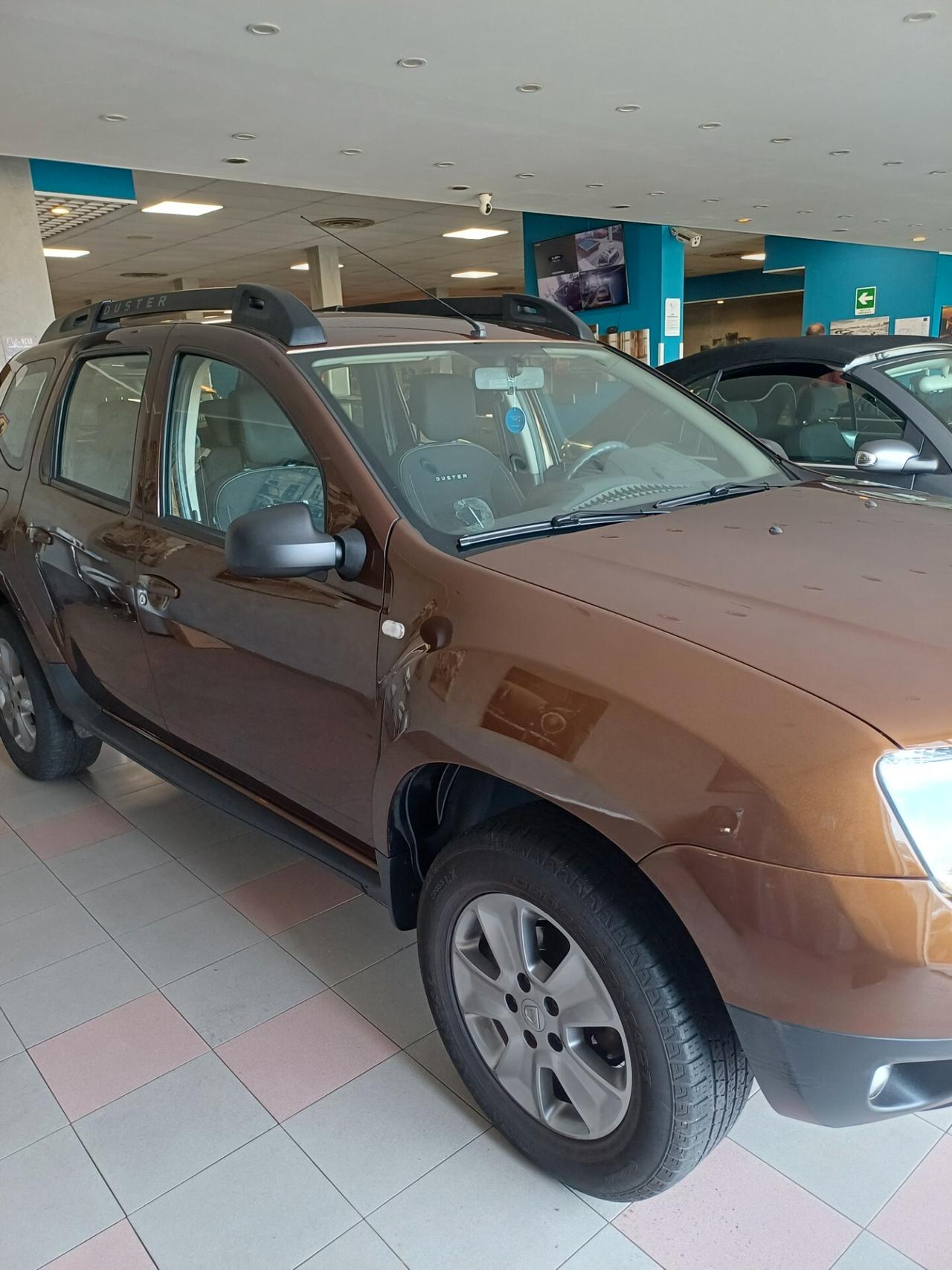 Dacia Duster 1.6 Laureate 4×2 GPL