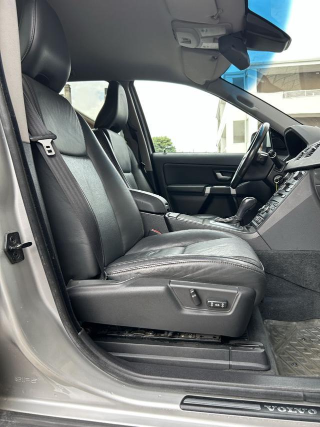 VOLVO XC90 D5 AWD Geartronic Summum